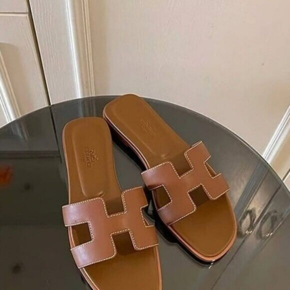 Hermès Oran Sandals Gold Tan Leather H Slides - Picture 4 of 7